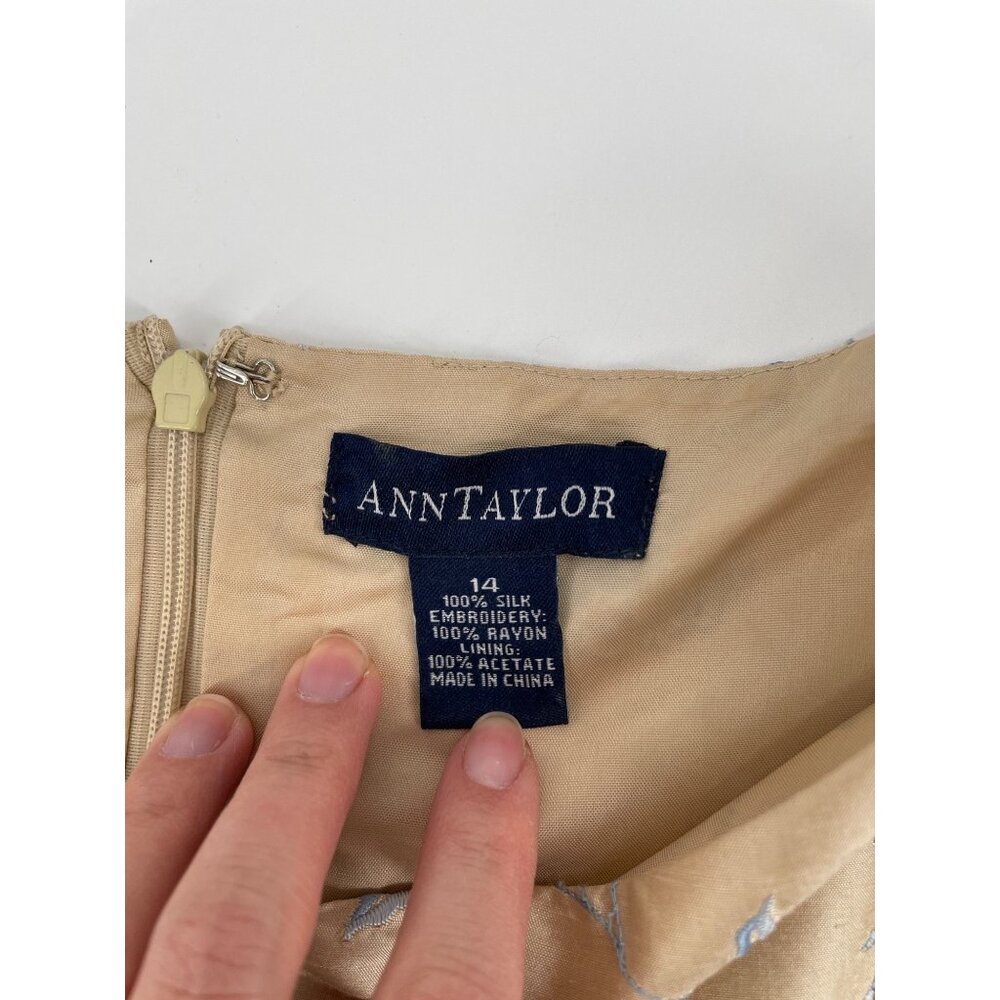 Vintage Ann Taylor f100% Silk Dress  Size 14 Champagne Blue Floral Embroidery - Picture 4 of 9